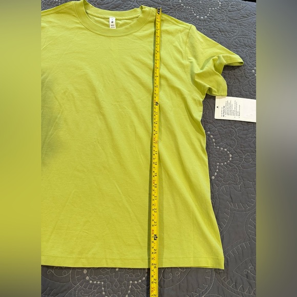 Lululemon Women’s Green All Yours Tee NWT Size 6 - Picture 2 of 8